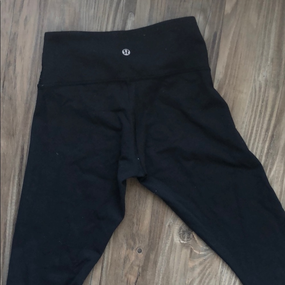 Lululemon Black wunder under size 2